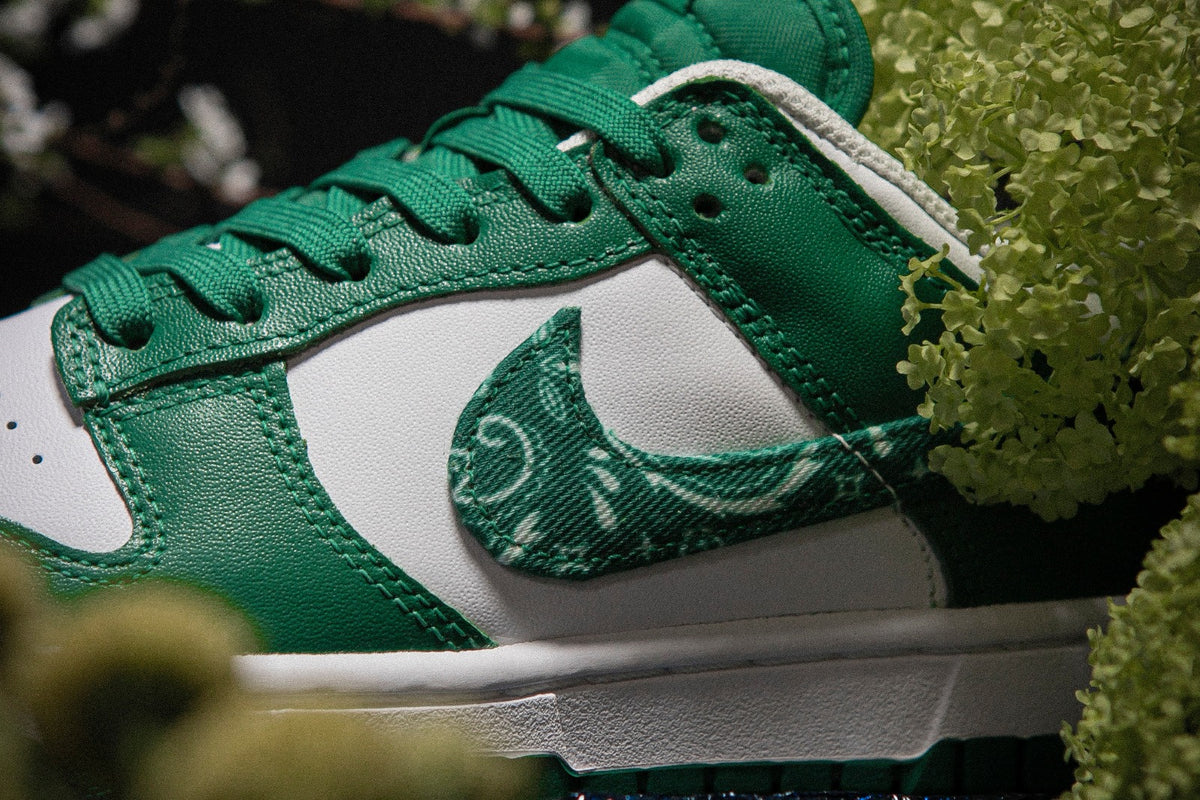 RAFFLE: WMNS NIKE DUNK LOW ESSENTIAL "PAISLEY PACK GREEN"