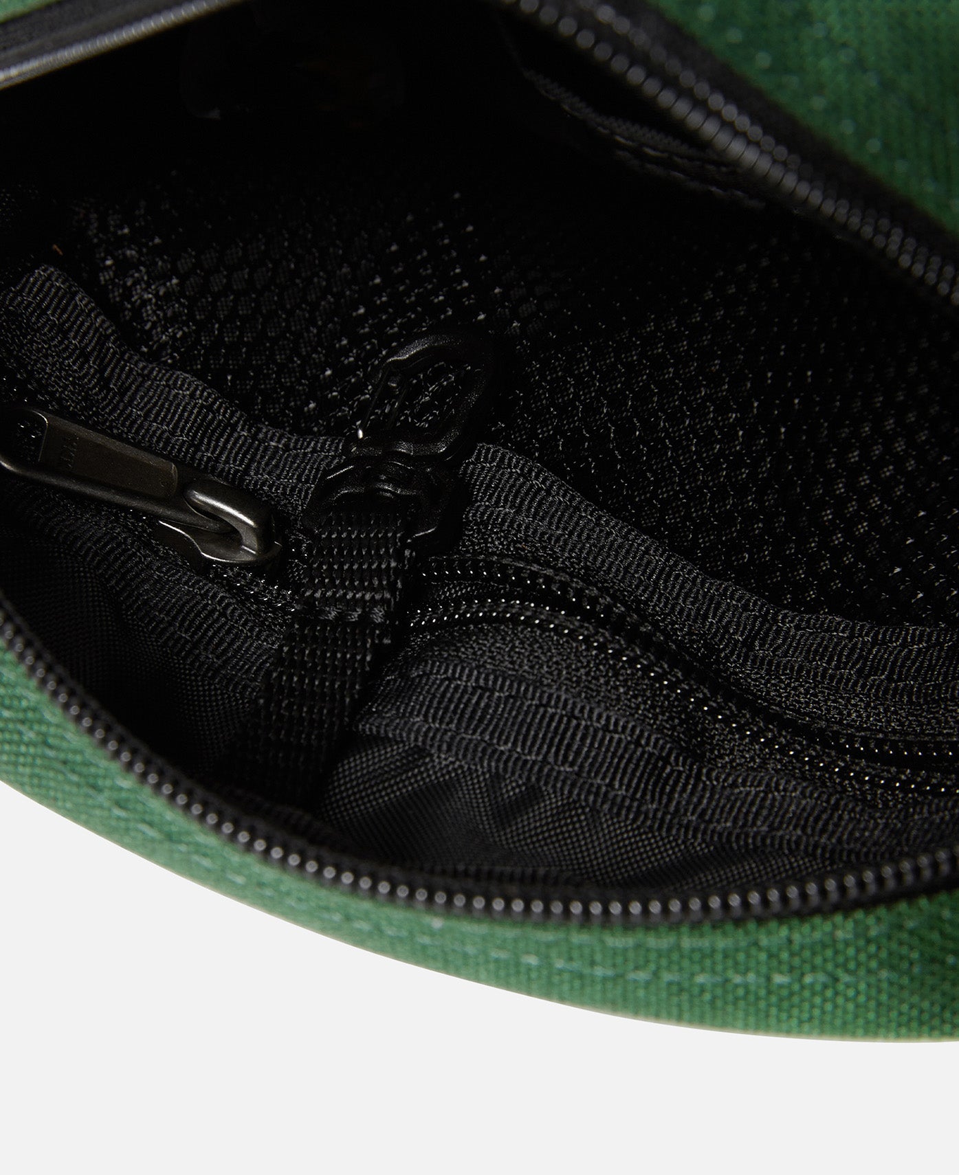 T-Logo Shoulder Bag (Green)